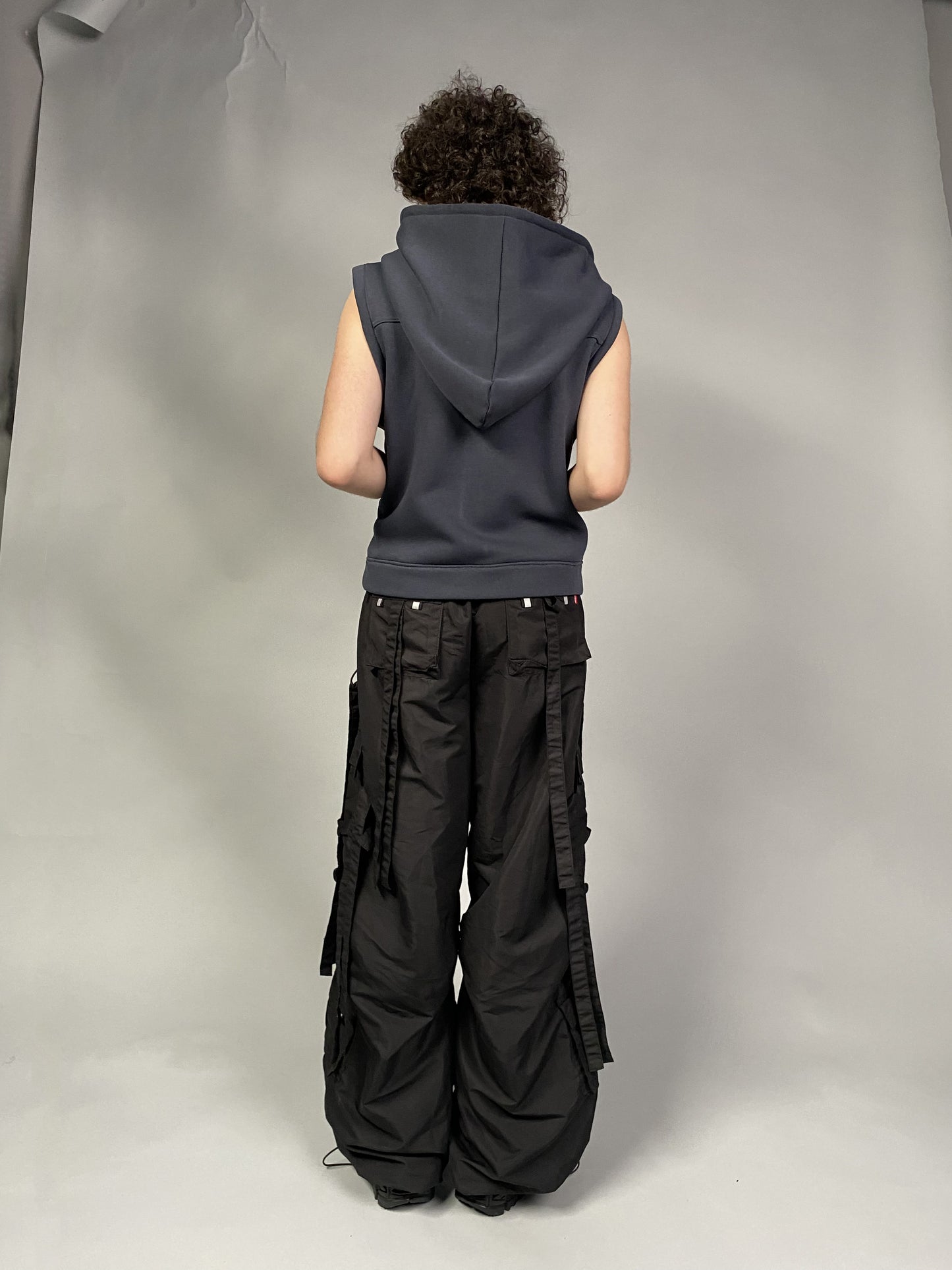“NO LOGO” Vest