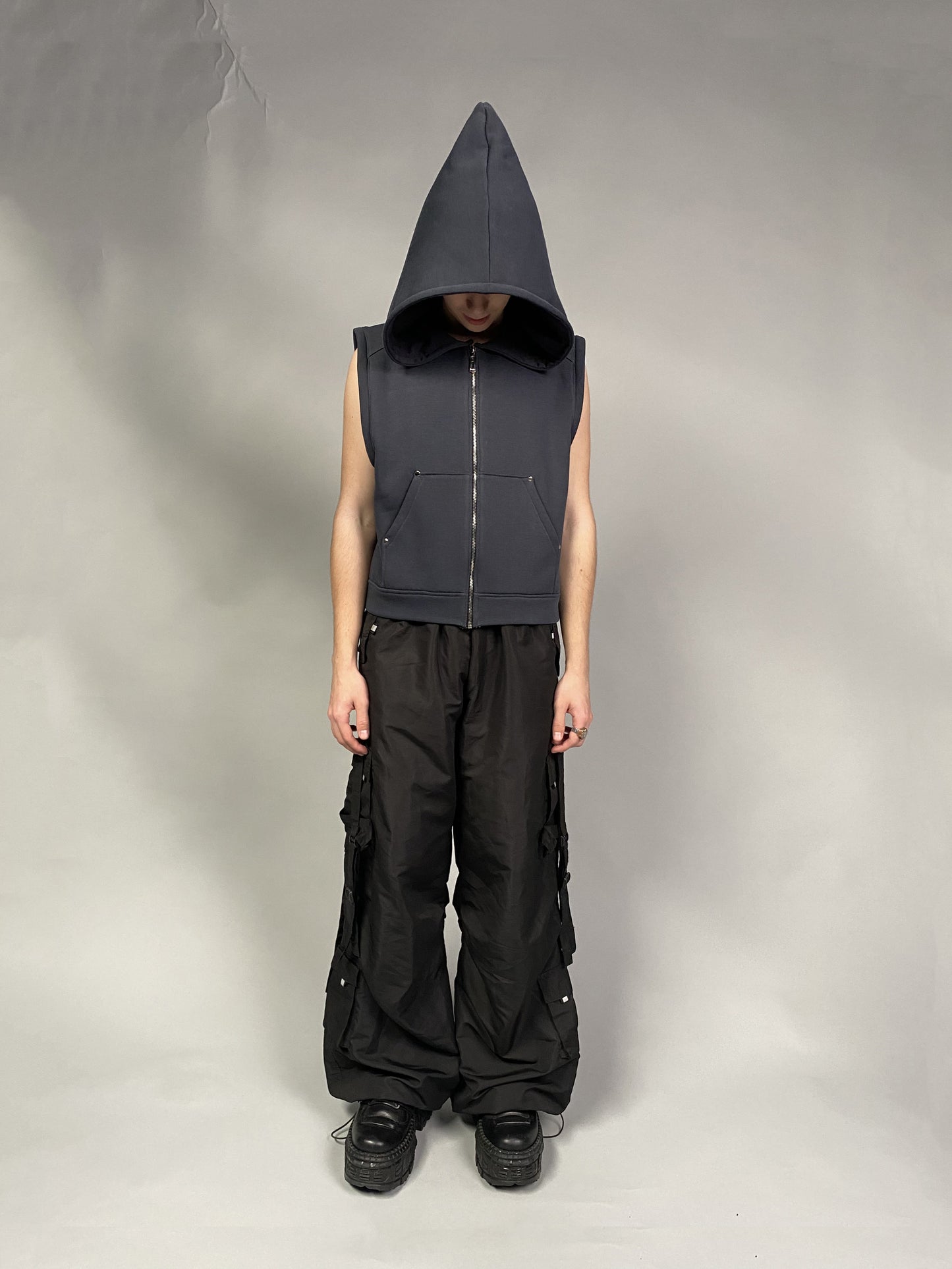 “NO LOGO” Vest