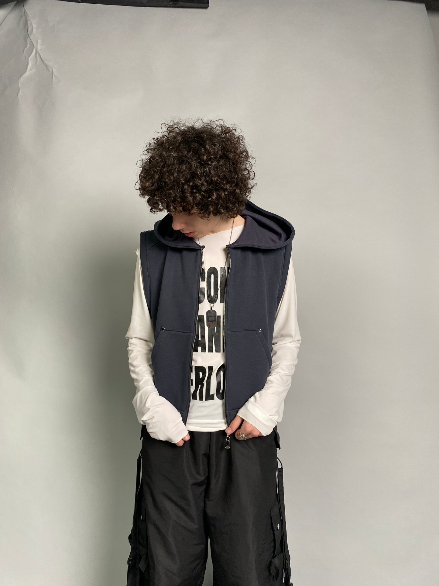 “NO LOGO” Vest