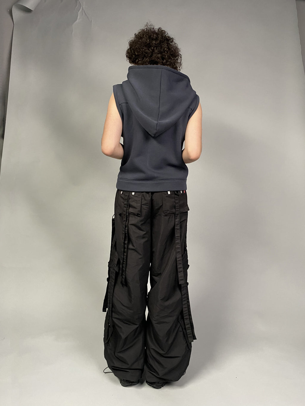 “NO LOGO” Vest