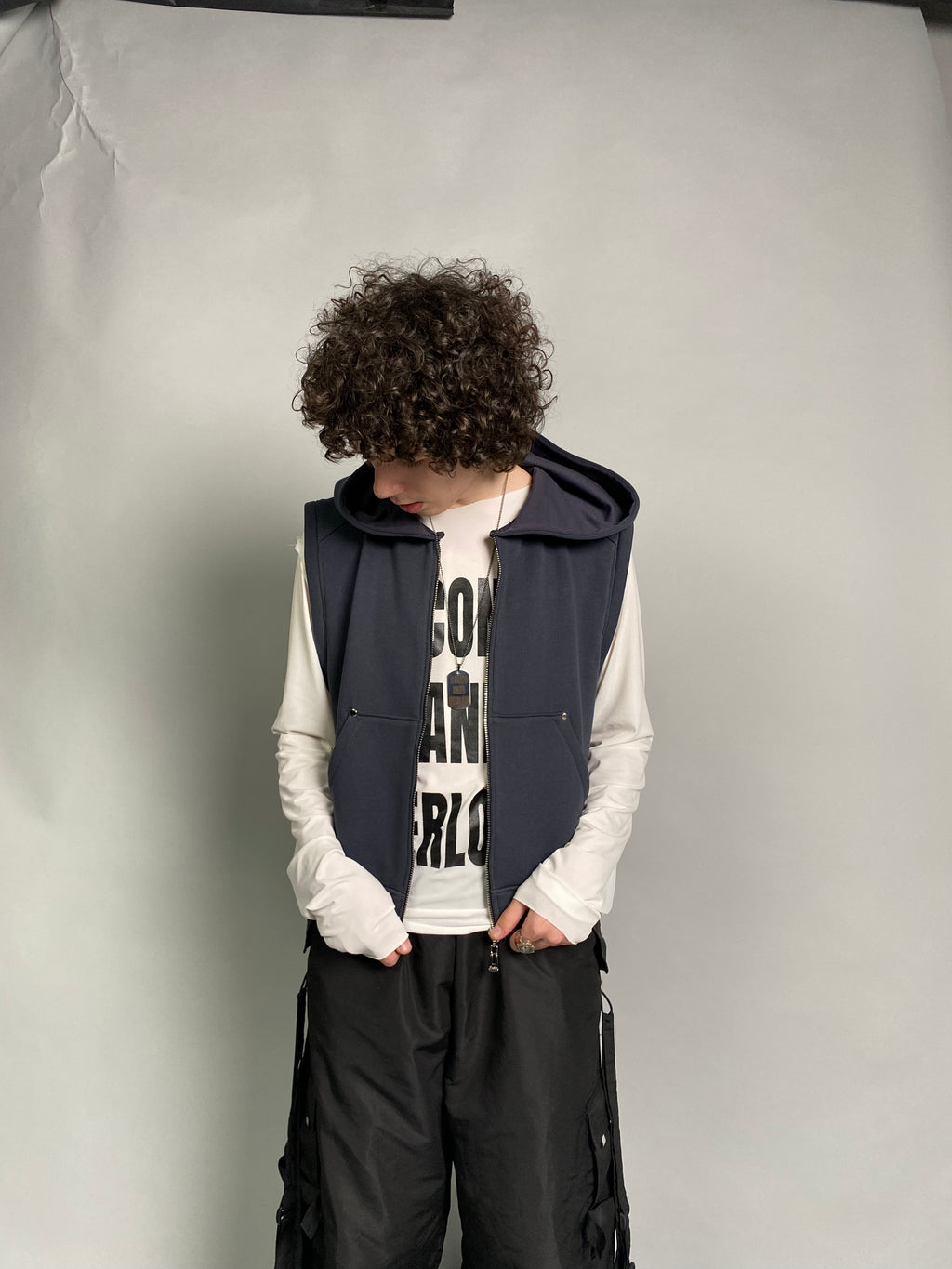 “NO LOGO” Vest